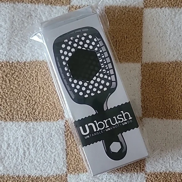 NIB SEALED Black UNBRUSH detangling brush - Picture 1 of 3